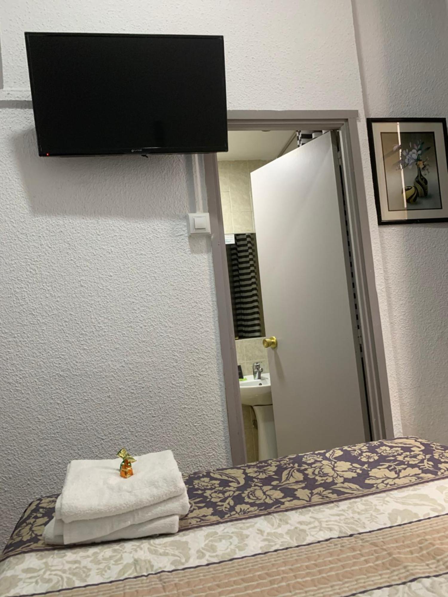 Single Room Private Bathroom