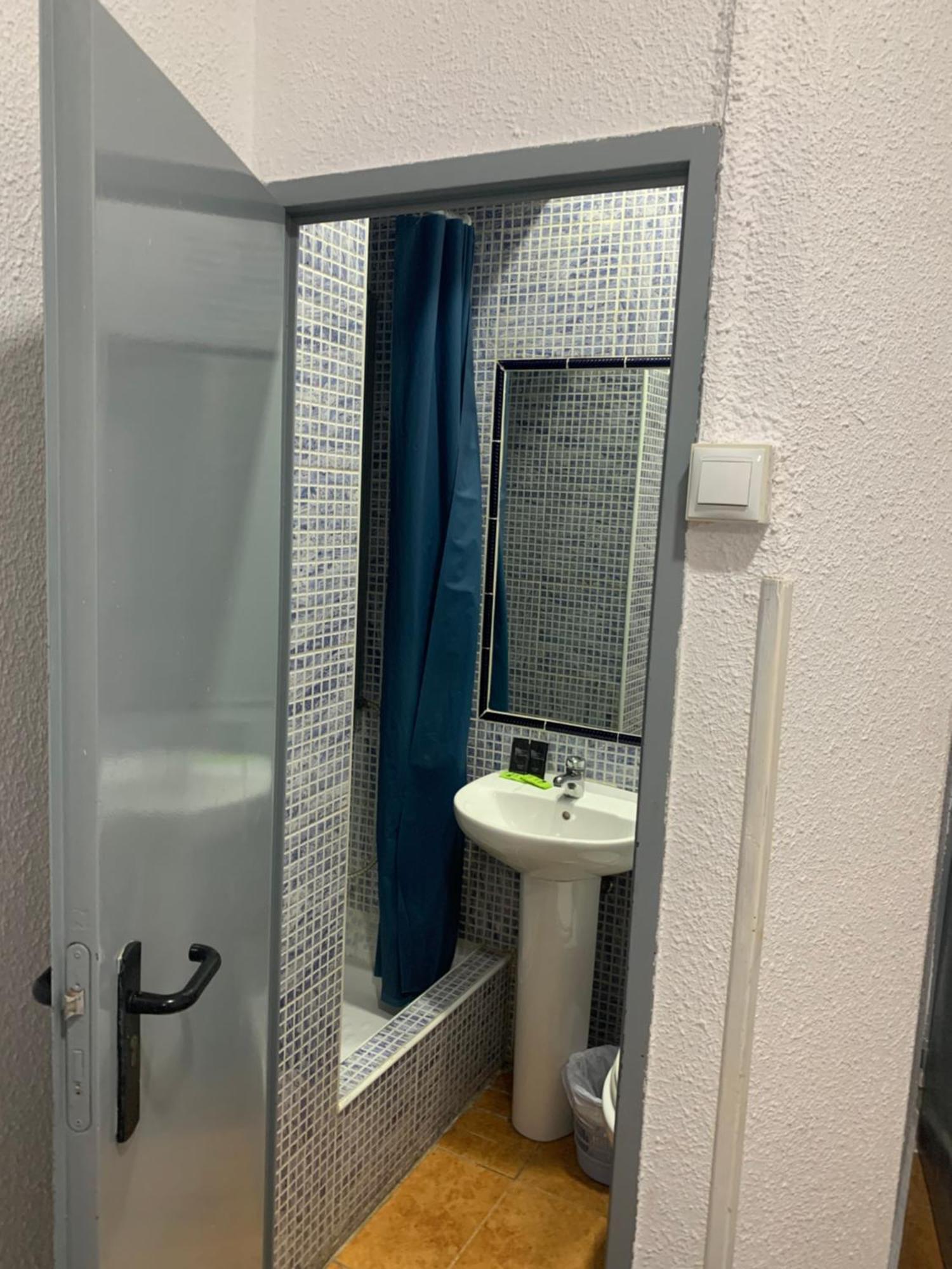 Double Room Private Bathroom