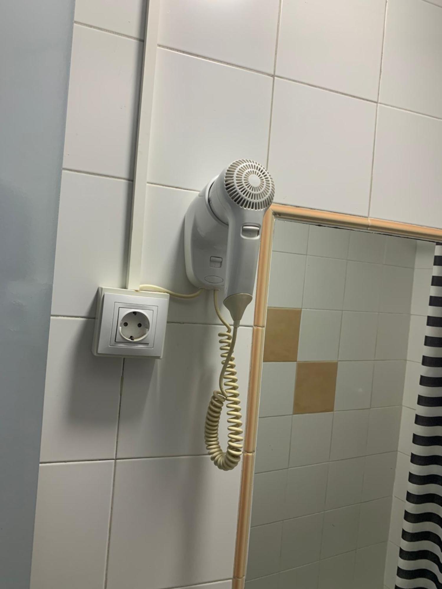 Single Room Private Bathroom