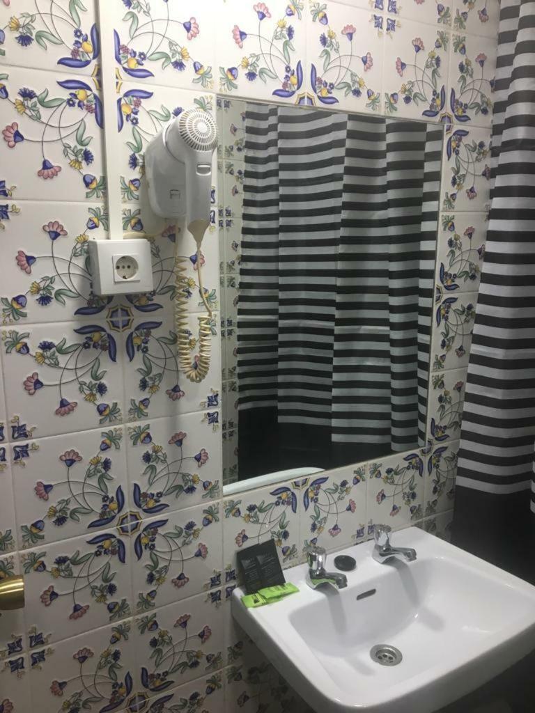Single Room Private Bathroom